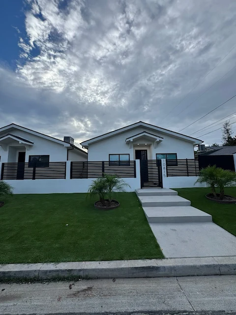 Horizontal Semi-Privacy Aluminum Fence